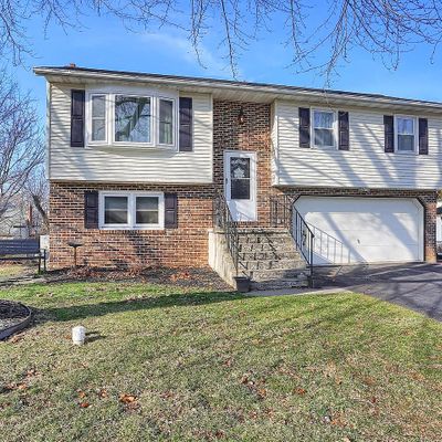 82 Browning Rd, Lancaster, PA 17602