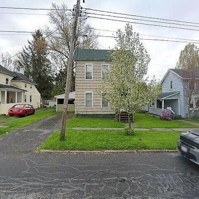 82 Elizabeth St, Auburn, NY 13021