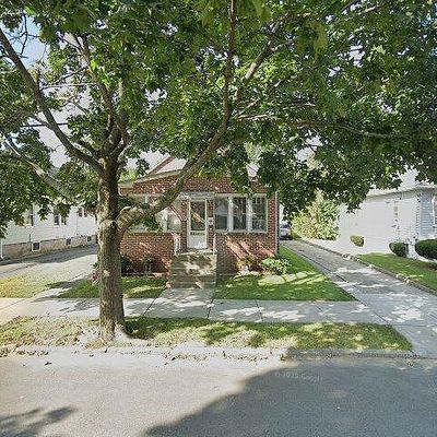 82 Fresno St, Springfield, MA 01104