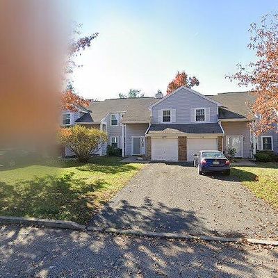 82 Lawrence Ln, New Brunswick, NJ 08901