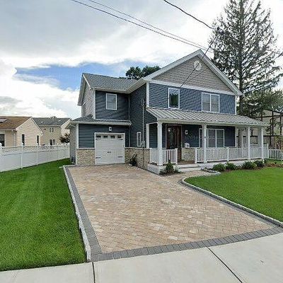 82 Weller Ter, Saddle Brook, NJ 07663