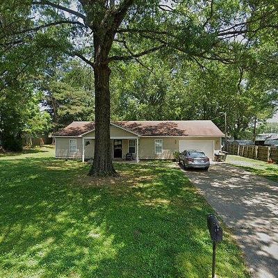 820 Keller St, Bolivar, TN 38008