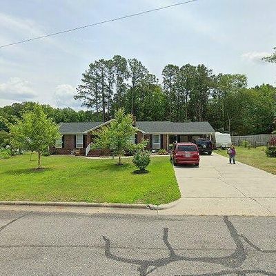 820 Hillcrest Dr, Rockingham, NC 28379