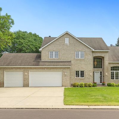 8201 Stone Creek Dr, Chanhassen, MN 55317