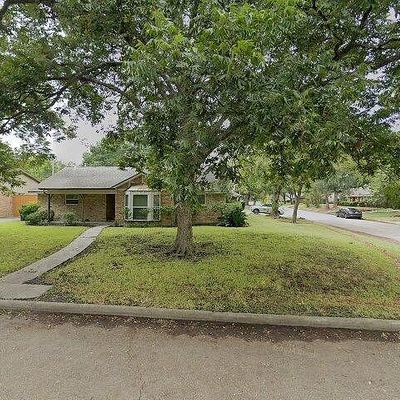 8202 Pontiac Dr, Houston, TX 77096