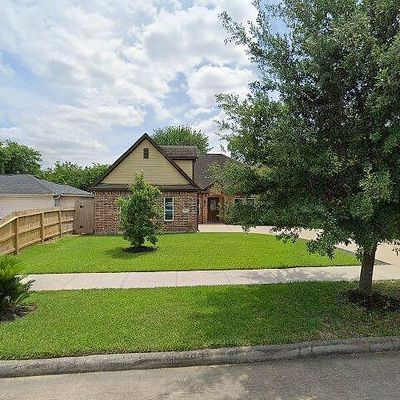 8205 Montridge Dr, Houston, TX 77055