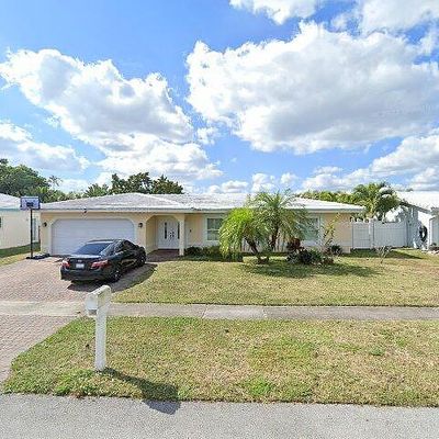 8205 Nw 72 Nd Ave, Tamarac, FL 33321