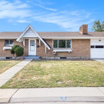 8209 Nola Dr, Denver, CO 80221