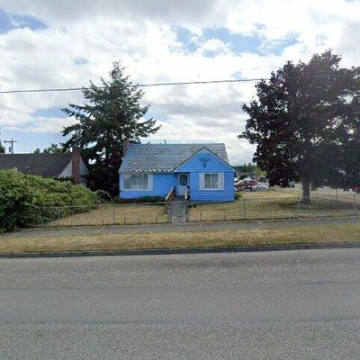 821 S Peabody St, Port Angeles, WA 98362