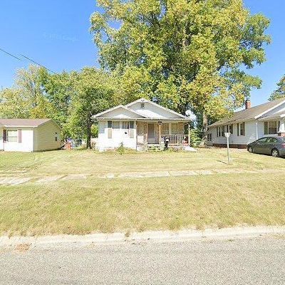 821 W Jefferson St, Vandalia, IL 62471