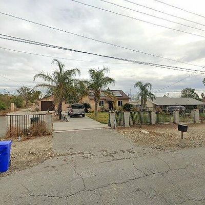 8211 Hemlock Ave, Fontana, CA 92335