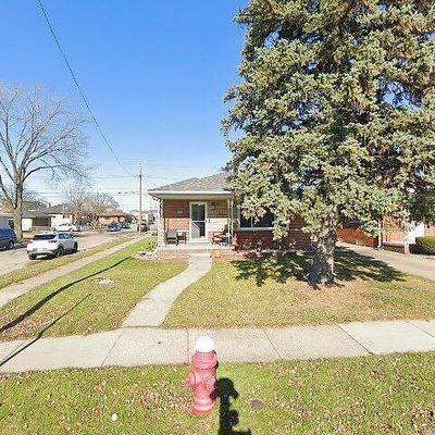 8211 Marian St, Warren, MI 48093