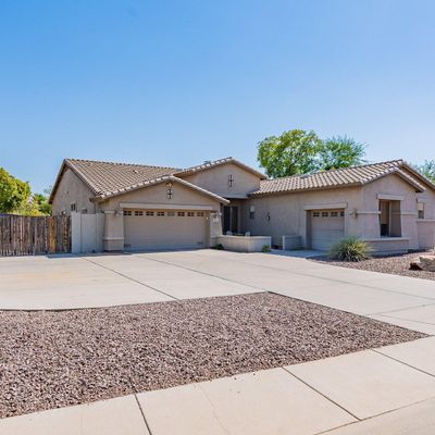 8215 W Gardenia Ave, Glendale, AZ 85303