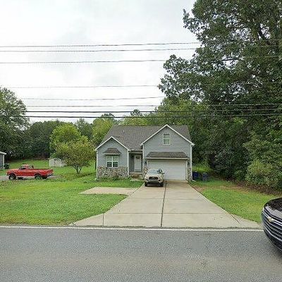 822 N Main St, Stanley, NC 28164