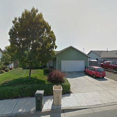 822 Smith St, Harrisburg, OR 97446