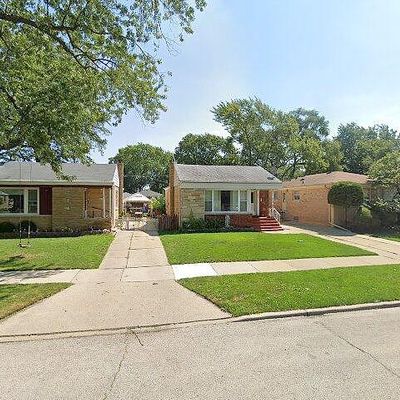 8221 Lawndale Ave, Skokie, IL 60076