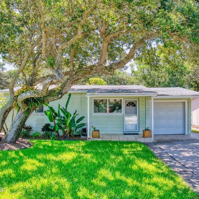 823 E 10 Th Ave, New Smyrna Beach, FL 32169