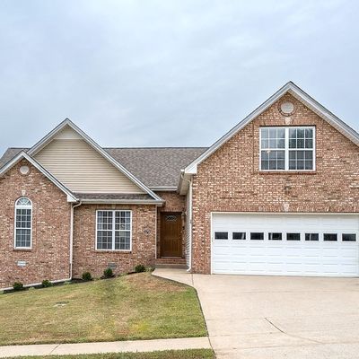 824 E Accipiter Cir, Clarksville, TN 37043