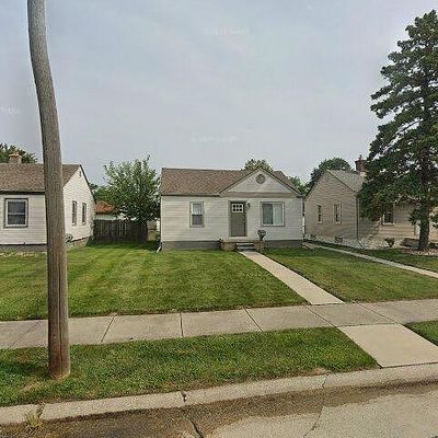 824 Hudson St, Wyandotte, MI 48192