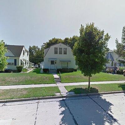 824 S 93 Rd St, Milwaukee, WI 53214