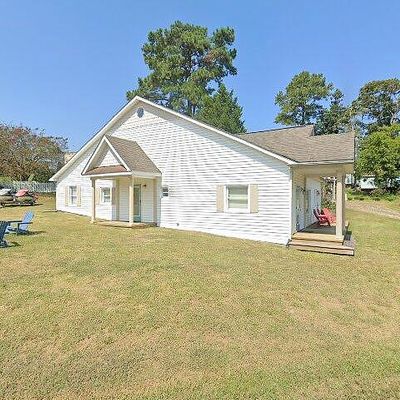 825 Marsh Pungo Rd, Locust Hill, VA 23092