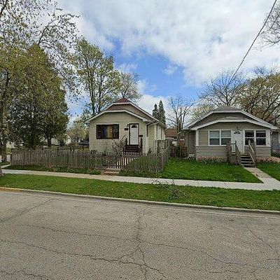 825 N Butrick St, Waukegan, IL 60085