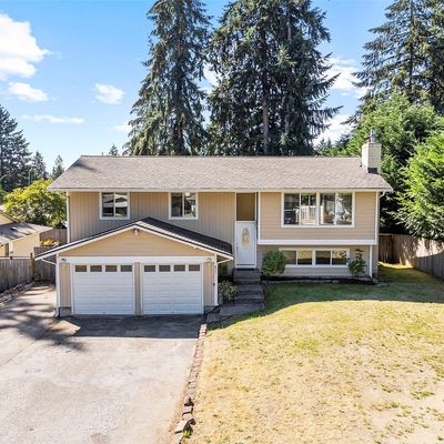 825 Ne Sutton Pl, Bremerton, WA 98311