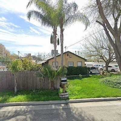 825 Patterson Ave, Corcoran, CA 93212