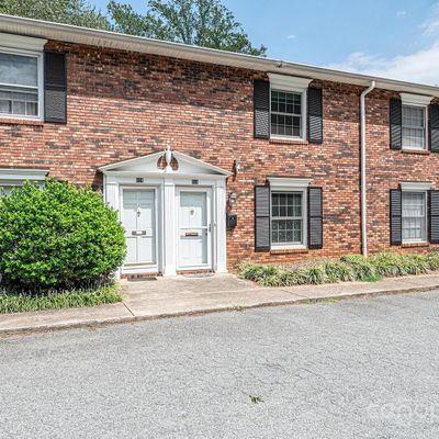 826 6 Th St Nw, Hickory, NC 28601