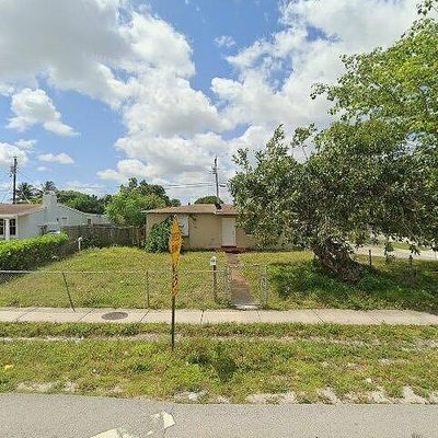 826 Aspen Rd, West Palm Beach, FL 33409