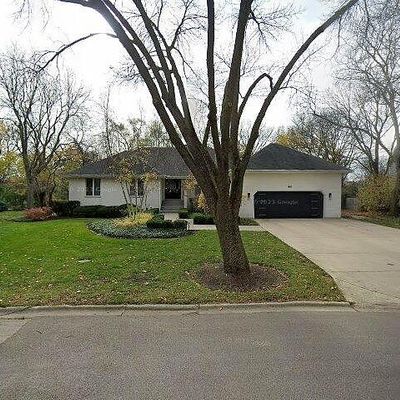 827 Abbey Dr, Glen Ellyn, IL 60137