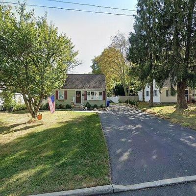 73 Swartzel Dr, Middletown, NJ 07748