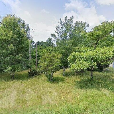 7570 Dennis Rd, Walnut Cove, NC 27052