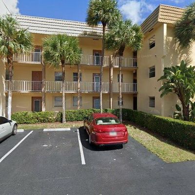 8460 Sunrise Lakes Blvd #212, Sunrise, FL 33322