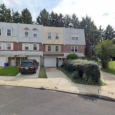 85 Suburban Ln, Upper Darby, PA 19082