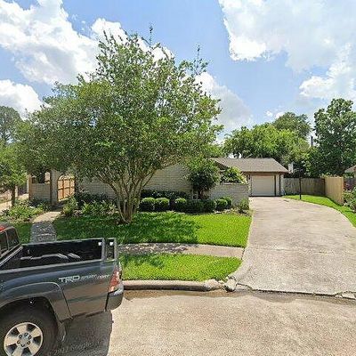 8515 Braesdale Ln, Houston, TX 77071