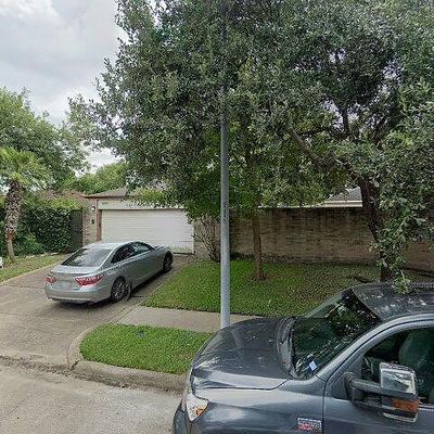 8531 Triple Crown Dr, Houston, TX 77071