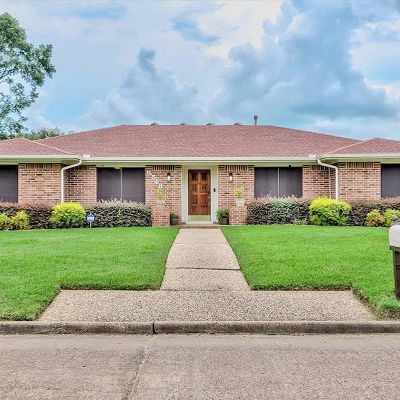 8543 Greenbriar Ln, Port Arthur, TX 77642