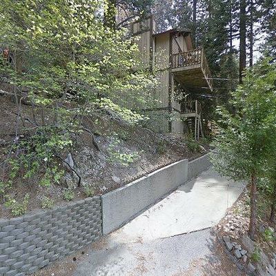 855 Oakmont Ln, Lake Arrowhead, CA 92352