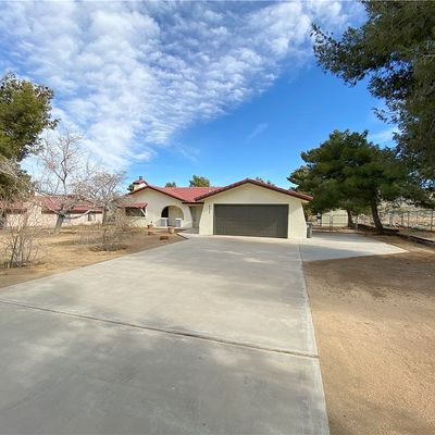 8555 Palomar Ave, Yucca Valley, CA 92284