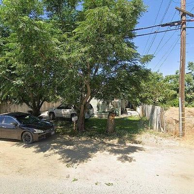 857 S Maple St, Pixley, CA 93256