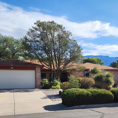 8605 Capulin Rd Ne, Albuquerque, NM 87109