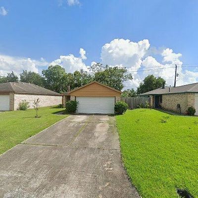 8606 Flower Path St, Houston, TX 77044