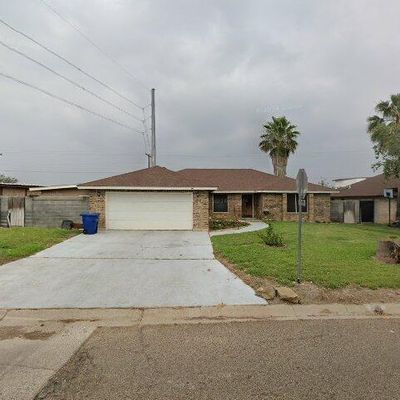 8611 Chris Ln, Laredo, TX 78045