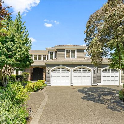 8618 Ne 6 Th St, Medina, WA 98039