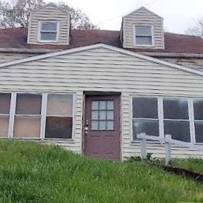 863 Highland St, Follansbee, WV 26037