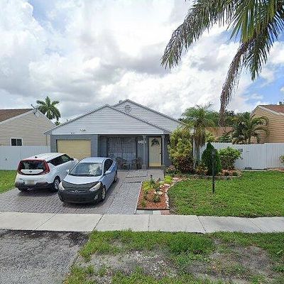 8641 Sw 15 Th St, Pembroke Pines, FL 33025