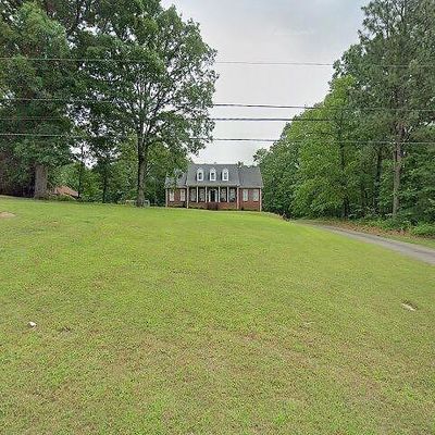 8648 Lake Dr, Bessemer, AL 35022