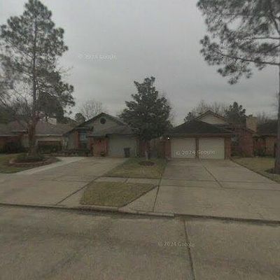 8650 Laurel Trails Dr, Houston, TX 77095