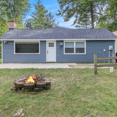 8653 W Duck Rd, Mears, MI 49436